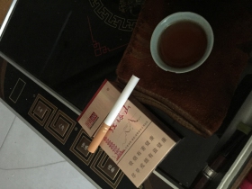 红塔山(硬经典100)香烟