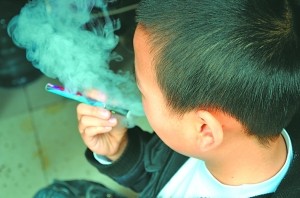 孩子迷上电子烟家长担心又无奈