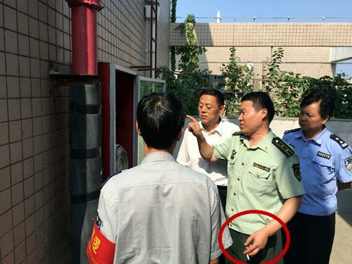 陕西咸阳一消防大队干部“带火查火”