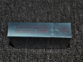 黄鹤楼(游泳)香烟